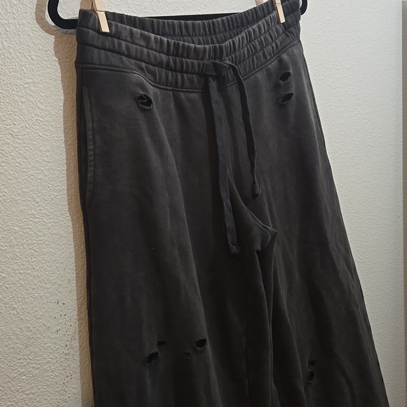 Arie Wide Leg Sweatpants Distressed Gray Small - Picture 6 of 9